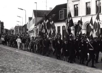 Mindehøjtidelig for 40 års dagen for besættelsen. Foto: Arkiv.dk.