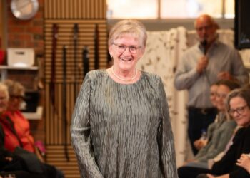 Dansk Folkehjælp Hjørrings formand Jette Videnkjær var også i fest-humør. Foto: Heine Justesen