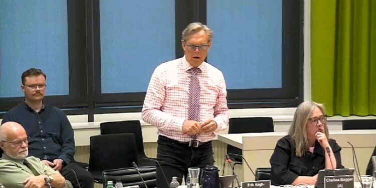 Erik Høgh-Sørensen under et byrådsmøde på Rådhuset i Hjørring. Foto: Screendump.