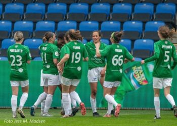 Med et formidabelt langskud sendte Joy Omewa bolden i mål til 2-0, og der blev jublet.