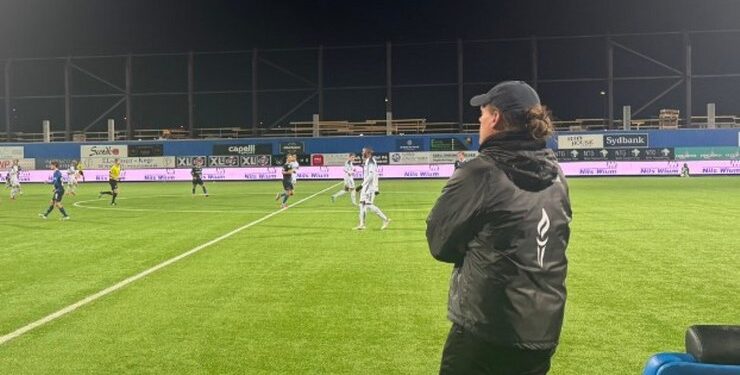 Der blev kigget langt efter mål og sejr i Køge fredag aften. Foto: VFF