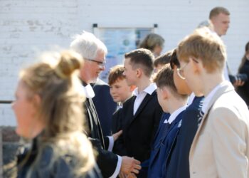Konfirmation i Hirtshals Kirke. Foto: Mediehuset Hirtshals.
