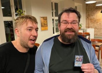 Den stolte verdensmester ses her til højre. Foto: Privat.