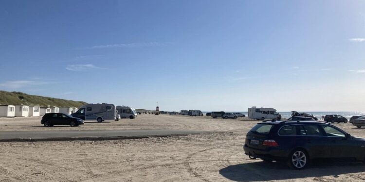 Autocampere på Løkken Strand. Foto: Privat.