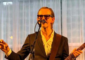 Claus Hempler leverede en nærværende og rigt varieret koncert på Tannishus. Foto: Niels Skipper.