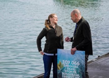 Præsident Maria Reumert Gjerding fra Danmarks Naturfredningsforening sammen med miljøminister Magnus Heunicke under Naturmødet 2025 i Hirtshals. Foto: Miljøministeriet.
