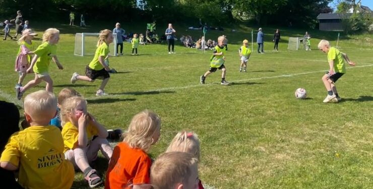 Vejret var perfekt, og alle både spillere og tilskuere bidrog til den fantastiske stemning. Privatfoto.