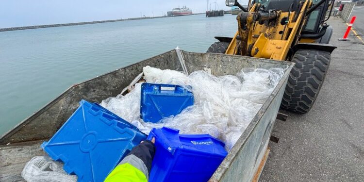 Affald på Hirtshals Havn. Foto: Arkiv.