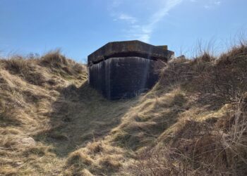 Minderne om besættelsen er stadig tydelige også i form af bunkeranlæg som her ved Tversted. Arkivfoto: Palle W. Nielsen