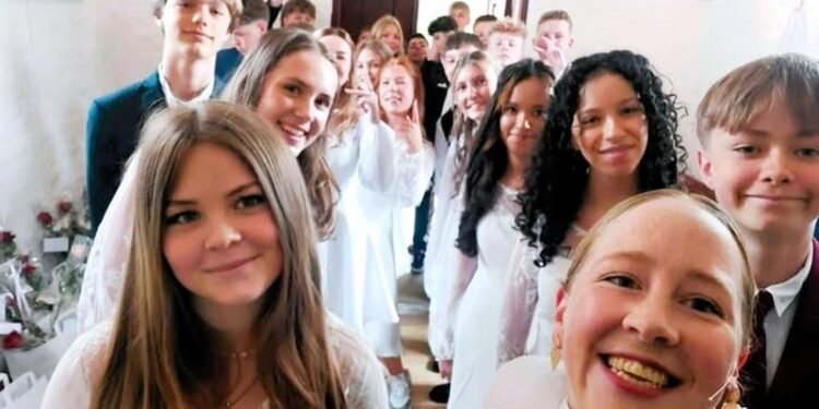 Glade konfirmander fra Friskolen Skallerup. Foto: Privat.