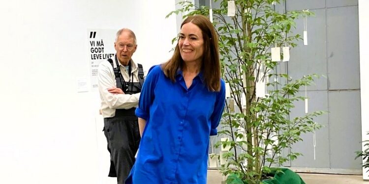 Lise Vestergaard fortalte om egne værker på Vendsyssel Kunstmuseum. Foto: VKM.