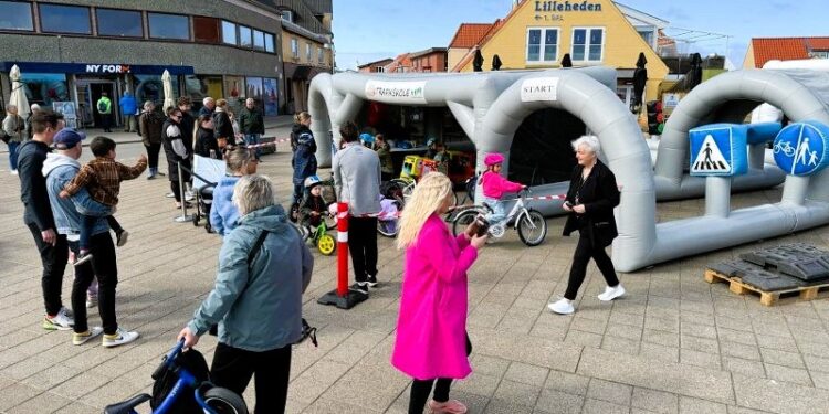 Børnenes Trafikskole trillede også sidste år ind på Den Grønne Plads i Hirtshals. Foto: Niels Skipper.