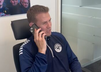 Lasse Steffensen vil gerne se rigtig mange på Nord Energi Arena i Hjørring lørdag klokken 14. Foto: VFF