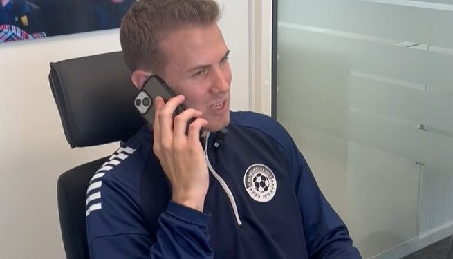 Lasse Steffensen vil gerne se rigtig mange på Nord Energi Arena i Hjørring lørdag klokken 14. Foto: VFF