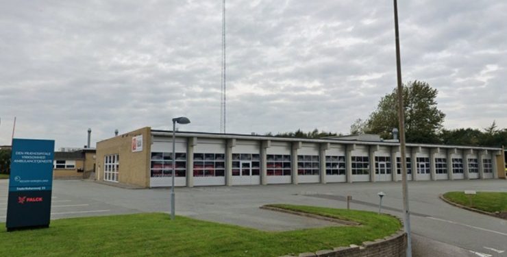 Politikere i Region Nordjylland siger nu nej til ønsket at flytte akutlægebilens base til Falck-stationen i Hjørring, hvor regionens hjemtagne ambulancetjeneste og liggende sygetransport lejer sig ind. Pressefoto