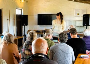 Fie Eike anslog maritime toner i Madpakkerummet ved Hirtshals Fyr. Foto: Niels Skipper.