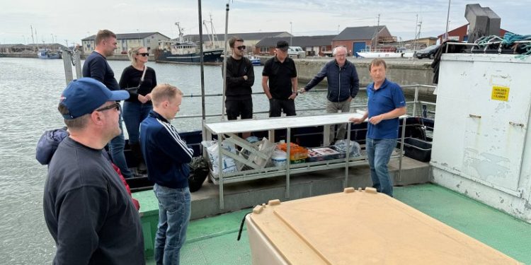 Ole Kjærsgaard Nielsen bød velkommen om bord på Seagull. Foto: Niels Skipper.