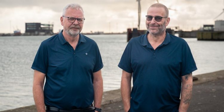 Peter Ydesen og Dennis Primdal Lauritsen. Foto: Hirtshals Havn.