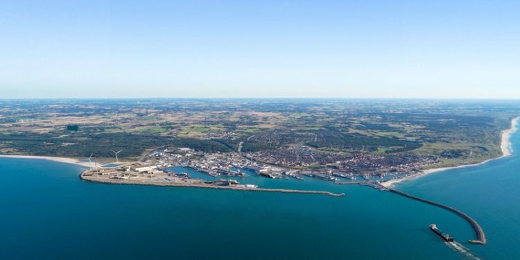 I 2025 løftede Hirtshals Havn sløret for 1. Etape af Havneudvidelsen, som vil inkludere en forlængelse af Vestmolen. Foto: Hirtshals Havn.