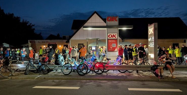 Igen i år var der depot med forfriskninger ved Brugsen i Mosbjerg.