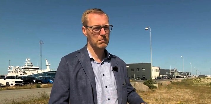 Direktør Per Holm Nørgaard hos Hirtshals Havn. Screenshot: TV2 Nord.