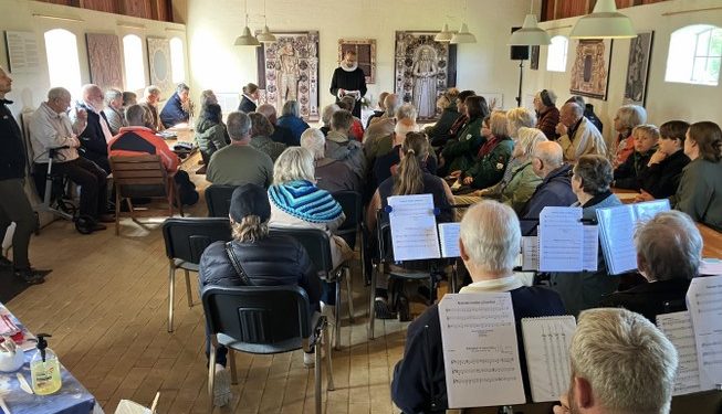 Hestestalden på Herregården Odden var fyldt godt op. Foto: Palle W. Nielsen