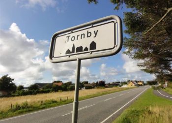 Indfaldsvejen til Tornby, når man kommer ad Hovedvejen fra Hjørring. Foto: Arkiv.