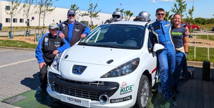 Team Lindgren efter klubmesterskabet i Vrå fra venstre Per, Ivan og Steffen Lindgren Hansen sammen med Karina Jensen. Privatfoto