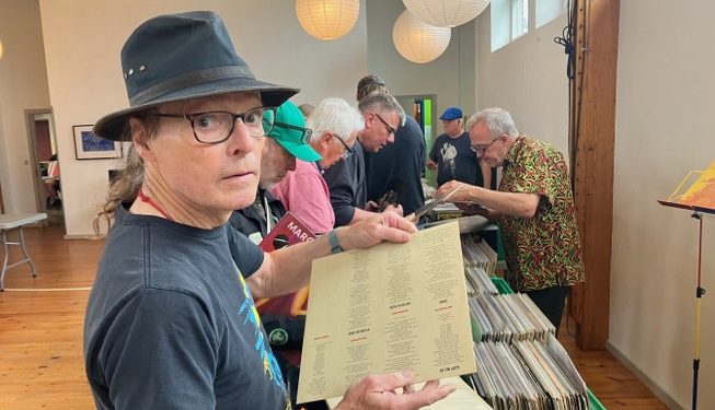 Peter Popowicz har tidligere arrangeret Vinylbasar på skolen - nu er det på Restaurant Tannishus i Tversted. Arkivfoto: Palle W. Nielsen