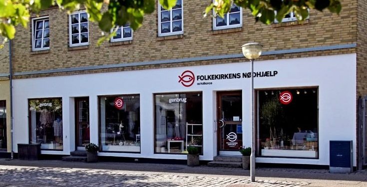 Folkekirkens Nødhjælps genbrugsbutik på adressen Østergade 38 i Hjørring. Pressefoto.