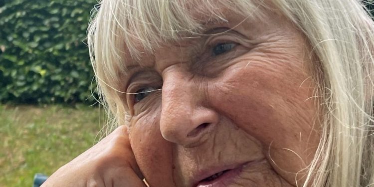 Smykkekunstner Helga Exner. Foto: Torben Agersted.