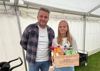 Formand Mads Nielsen og Merle Gramkow.