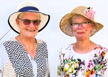 Søstrene Merete Blankholm og Bodil Pugh. Foto: Privat.