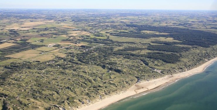 Tornby Strand og i baggrunden Klitplantagen. Foto (arkiv): Hans Hunderup.