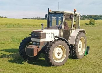 Lamborghini forbindes af de fleste med racerbiler og sportsvogne, men her er det en veterantraktor ved Tranget. Foto: Else Strauss Harpsø.