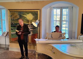 Skuespiller Jørgen Bing og pianist Peter Jungersen på Odden. Foto: Elling.