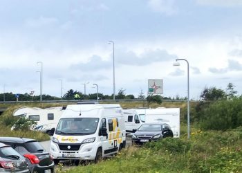 Der er plads til flere overnattende gæster også her på rastepladsen ved motorvejens begyndelse eller slutning nær Hirtshals. Foto: Palle W. Nielsen