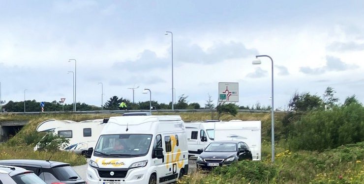 Der er plads til flere overnattende gæster også her på rastepladsen ved motorvejens begyndelse eller slutning nær Hirtshals. Foto: Palle W. Nielsen