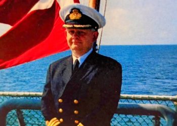 Orlogskaptajn Per Nielsen fortæller om samarbejdet med Royal Navy. Privatfoto.