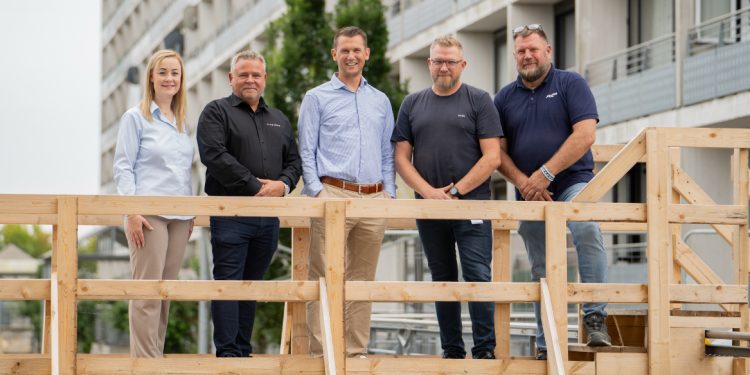 Fra venstre er det Jeanelle Gundersen (Vindunor), Jes Vejby (Vindunor), Daniel Christensen (NCC), Peter Egelund Sparre (NCC) og Peter Guldberg (NCC).