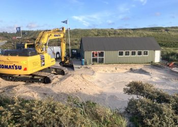 Snart er der nye bygninger mellem klitter og bådhuset i Tversted. Foto: Palle W. Nielsen