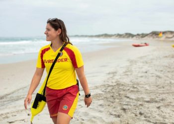 Livredder på vagt ved stranden. Foto: Tryg.