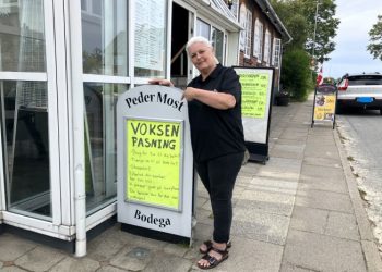 Kirsten Hjorth glæder sig til at fejre 25 års jubilæum med Cafe Peder Most på Tannisbugtvej i Tversted. Foto: Palle W. Nielsen