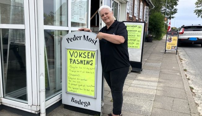 Kirsten Hjorth glæder sig til at fejre 25 års jubilæum med Cafe Peder Most på Tannisbugtvej i Tversted. Foto: Palle W. Nielsen