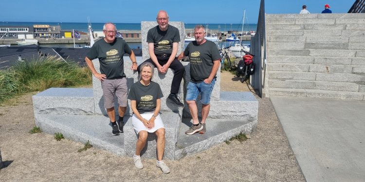 I styregruppen for Veterantræffet er det fra venstre handelschef Per Martensen, turistchef Laila Zielke og formand Tommy Høj samt Claus Olsen fra Hirtshals Handel & Erhverv. Foto: HHE.