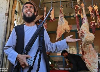 Få en vild oplevelse med Jan Tvernø og hør om at være Turist i Talebans tjeneste. Pressefoto