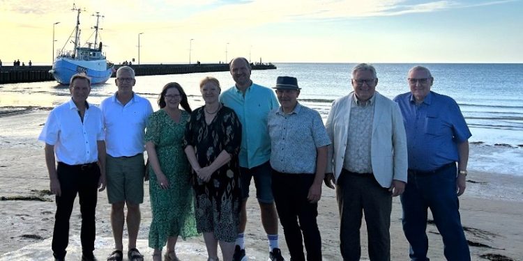 Venstres byrådsgruppe på stranden i Løkken. Foto: privat.