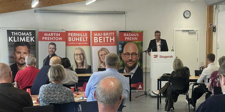 Thomas Klimek på talerstolen ved lørdagens arrangement hos Socialdemokratiet. Foto: Privat.