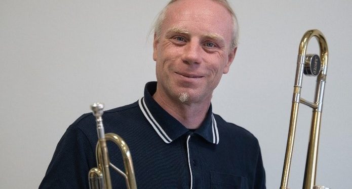 Tubaist, dirigent, trommeslager og underviser Mogens B.B. Jensen, kender de som ”Muggi”, hvilket man i øvrigt meget gerne må kalde ham. Privatfoto