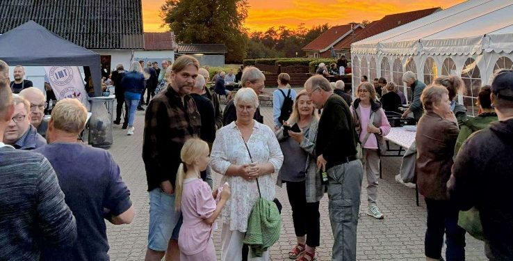 Det var en skøn sensommeraften fredag til den årlige Open by Night i Mosbjerg.